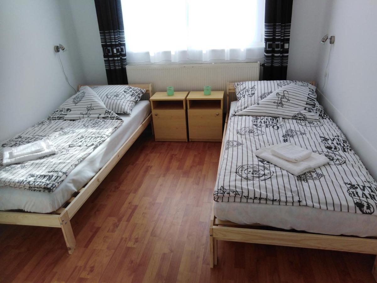 Arinza Apartman Vendeghaz Mezőkövesd エクステリア 写真