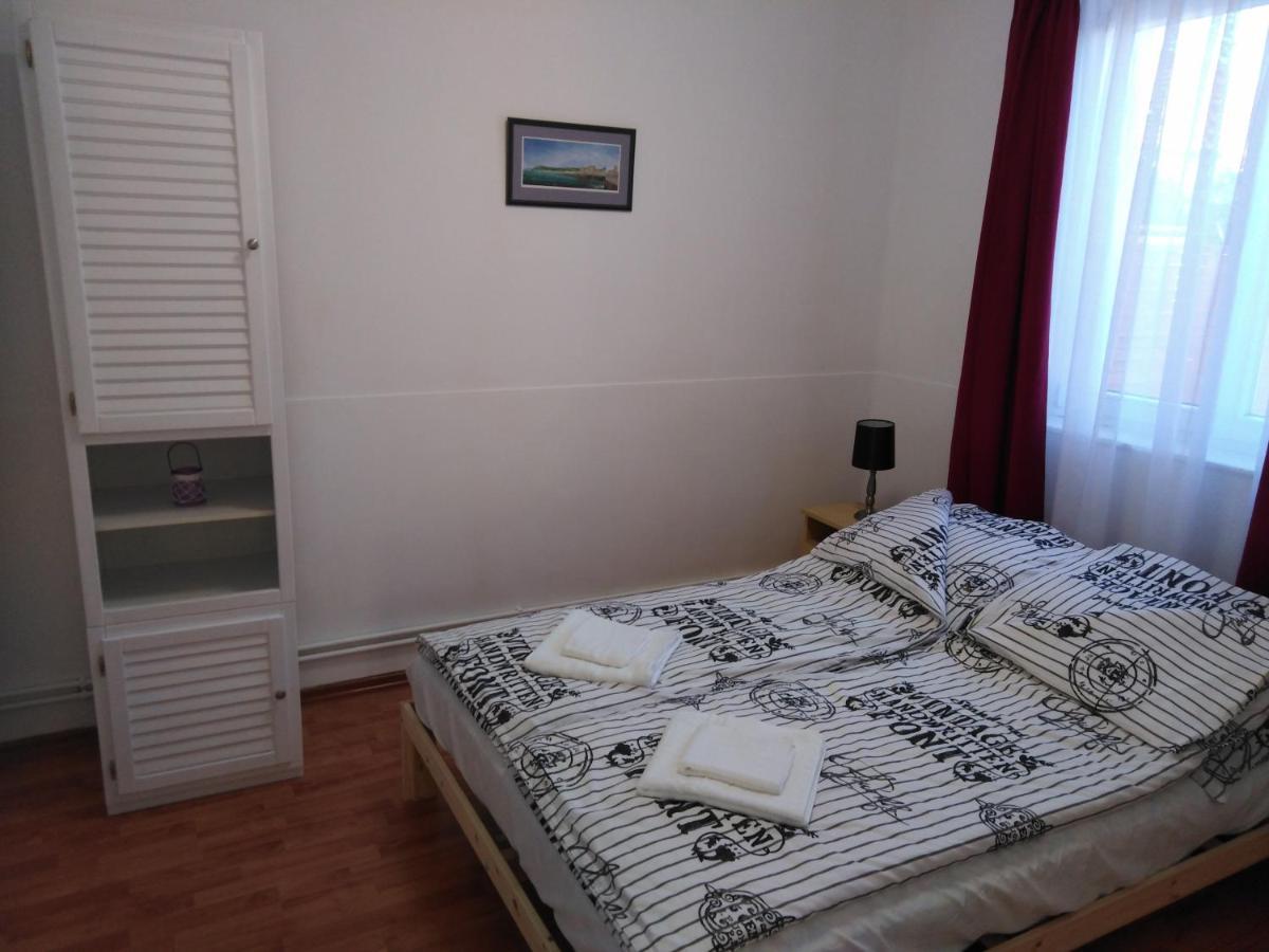 Arinza Apartman Vendeghaz Mezőkövesd エクステリア 写真