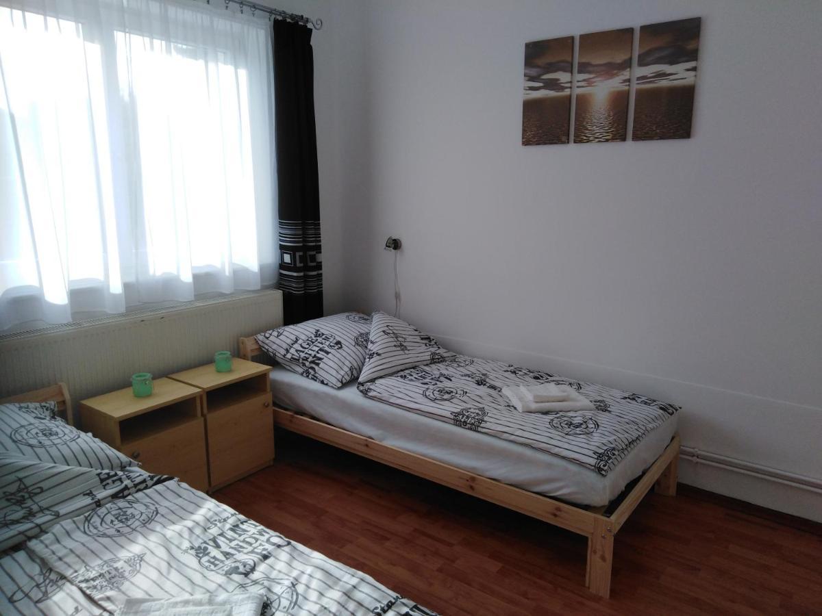 Arinza Apartman Vendeghaz Mezőkövesd エクステリア 写真
