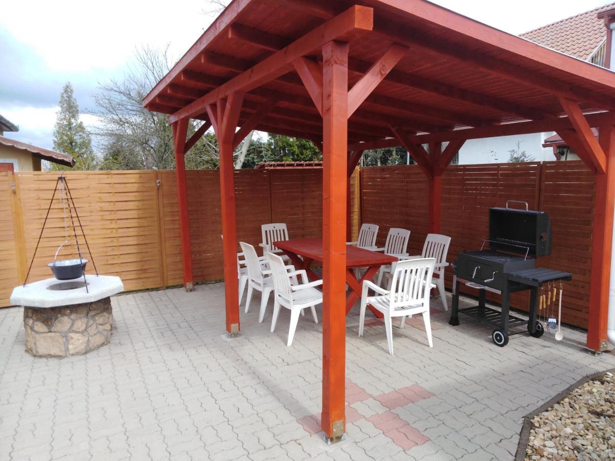 Arinza Apartman Vendeghaz Mezőkövesd エクステリア 写真