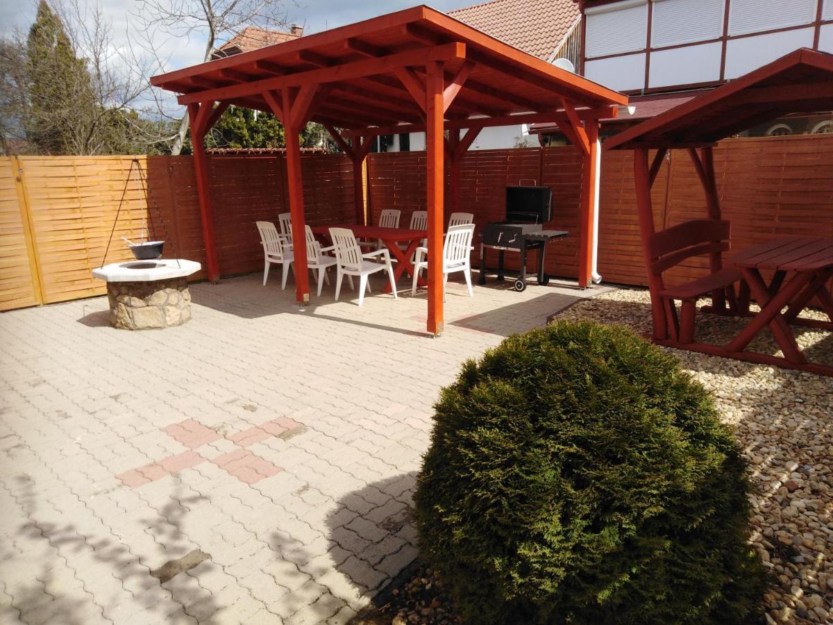 Arinza Apartman Vendeghaz Mezőkövesd エクステリア 写真