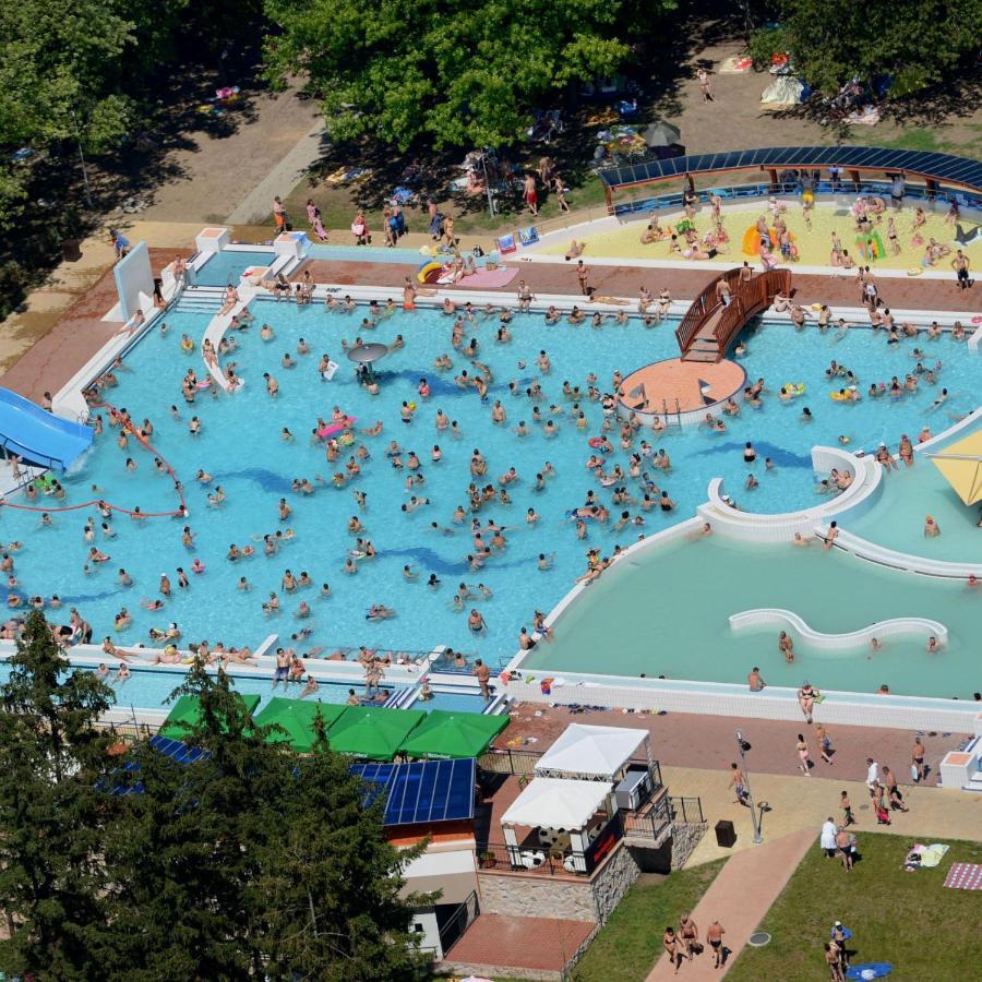 Arinza Apartman Vendeghaz Mezőkövesd エクステリア 写真